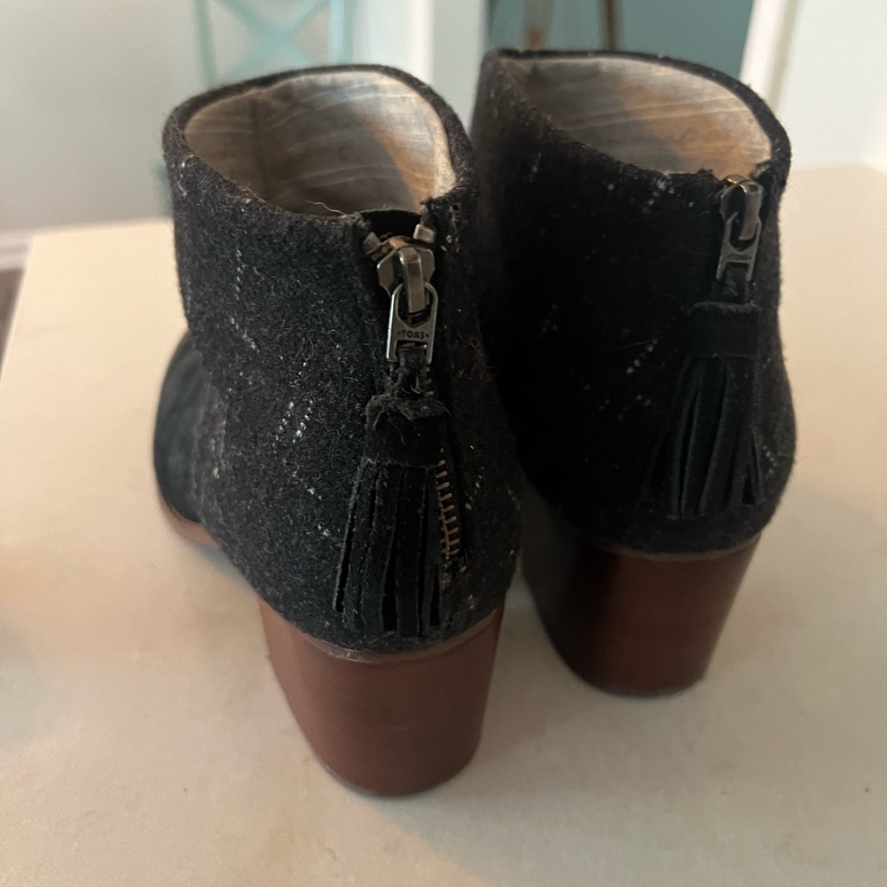 Tom’s Booties - Picture 2 of 6